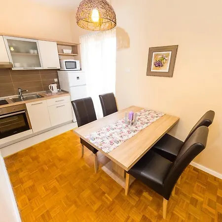 Apartment Colona