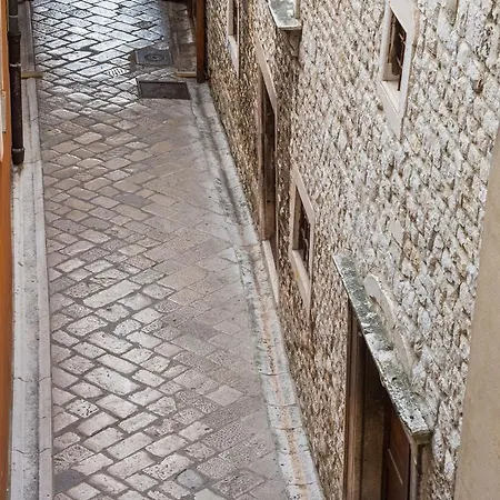 Colona Apartment